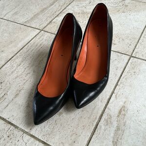 Via Spiga Black Leather Pumps